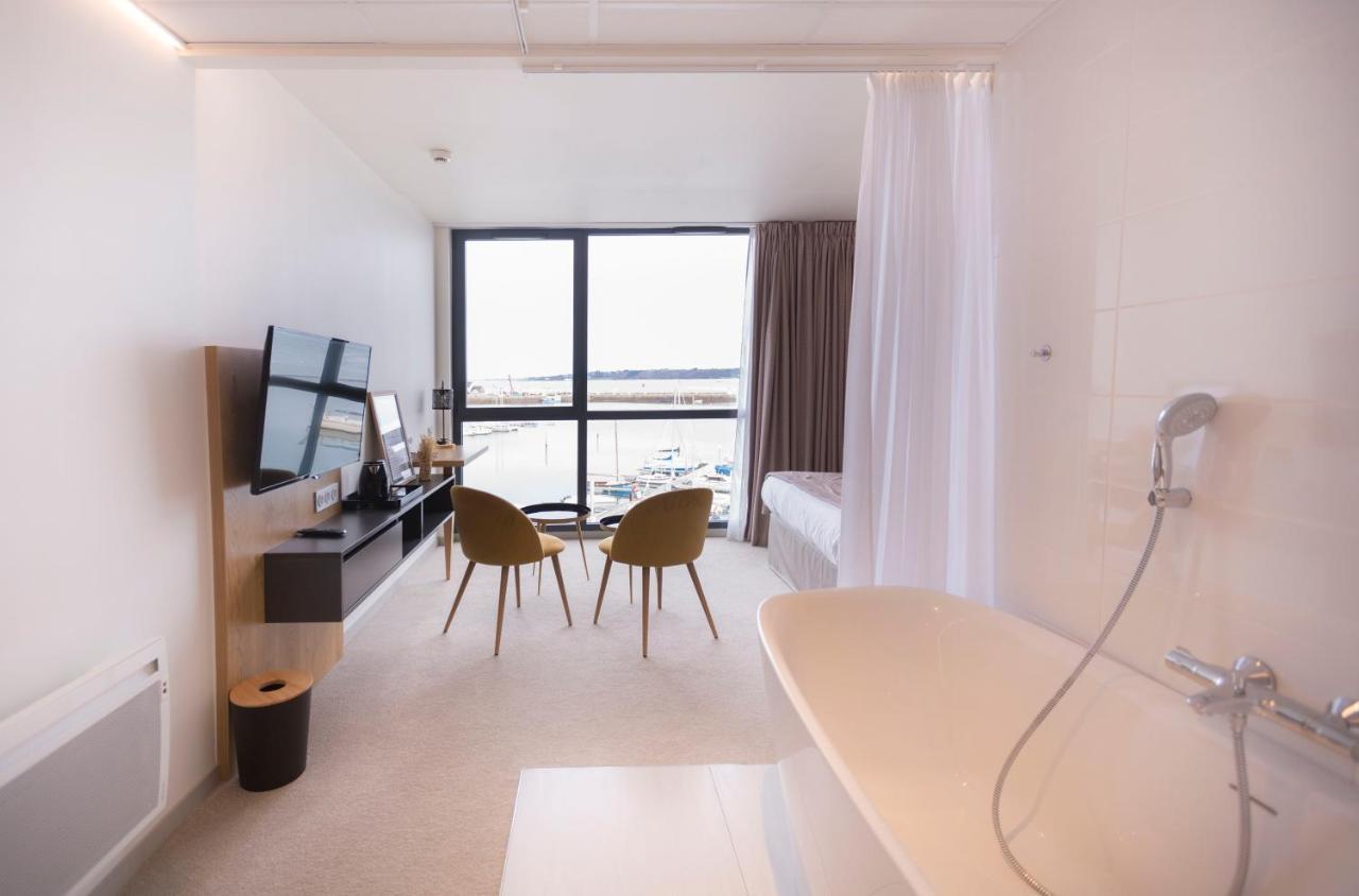 Le Nautica Hotel 佩罗斯－吉雷克 外观 照片
