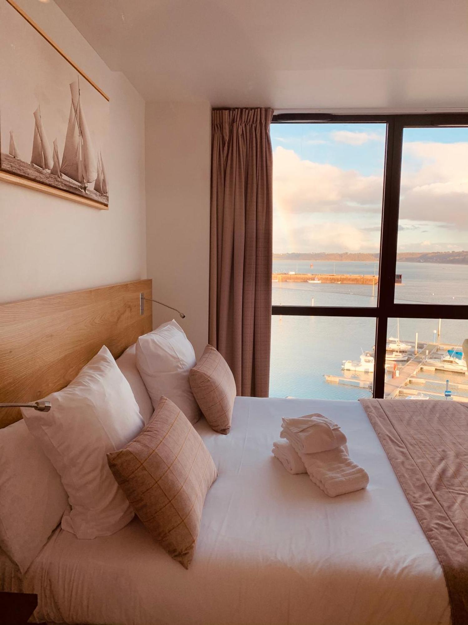 Le Nautica Hotel 佩罗斯－吉雷克 外观 照片