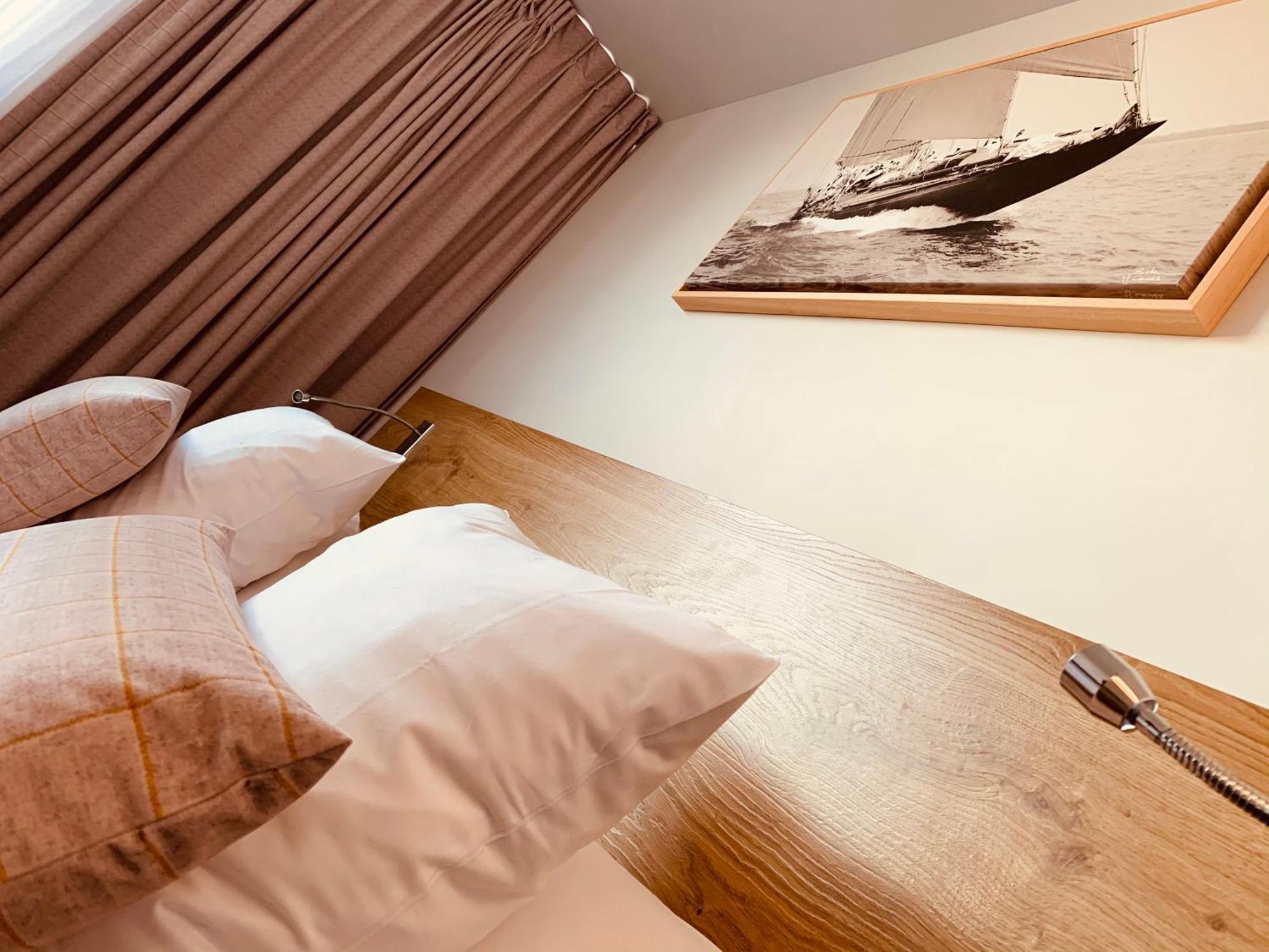 Le Nautica Hotel 佩罗斯－吉雷克 外观 照片