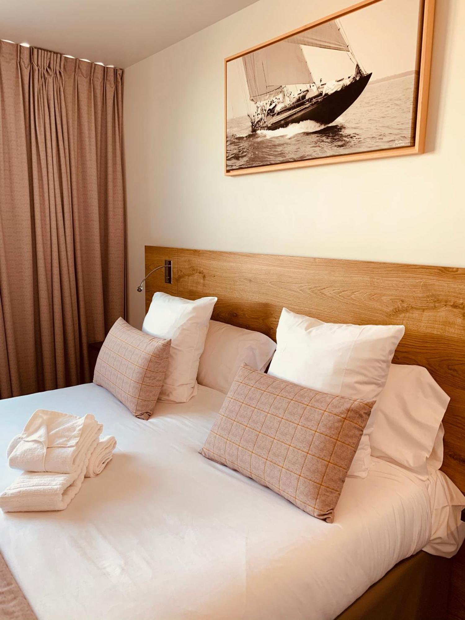 Le Nautica Hotel 佩罗斯－吉雷克 外观 照片