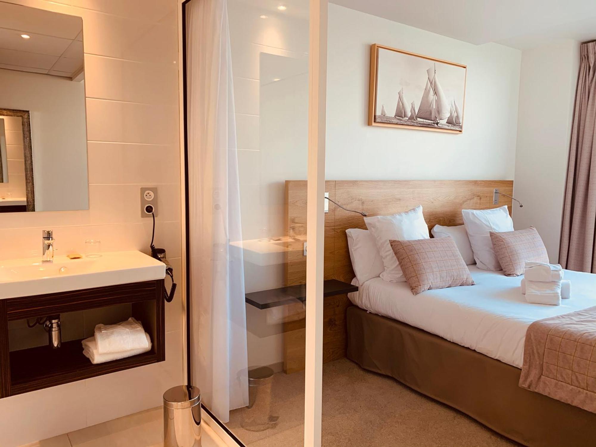 Le Nautica Hotel 佩罗斯－吉雷克 外观 照片