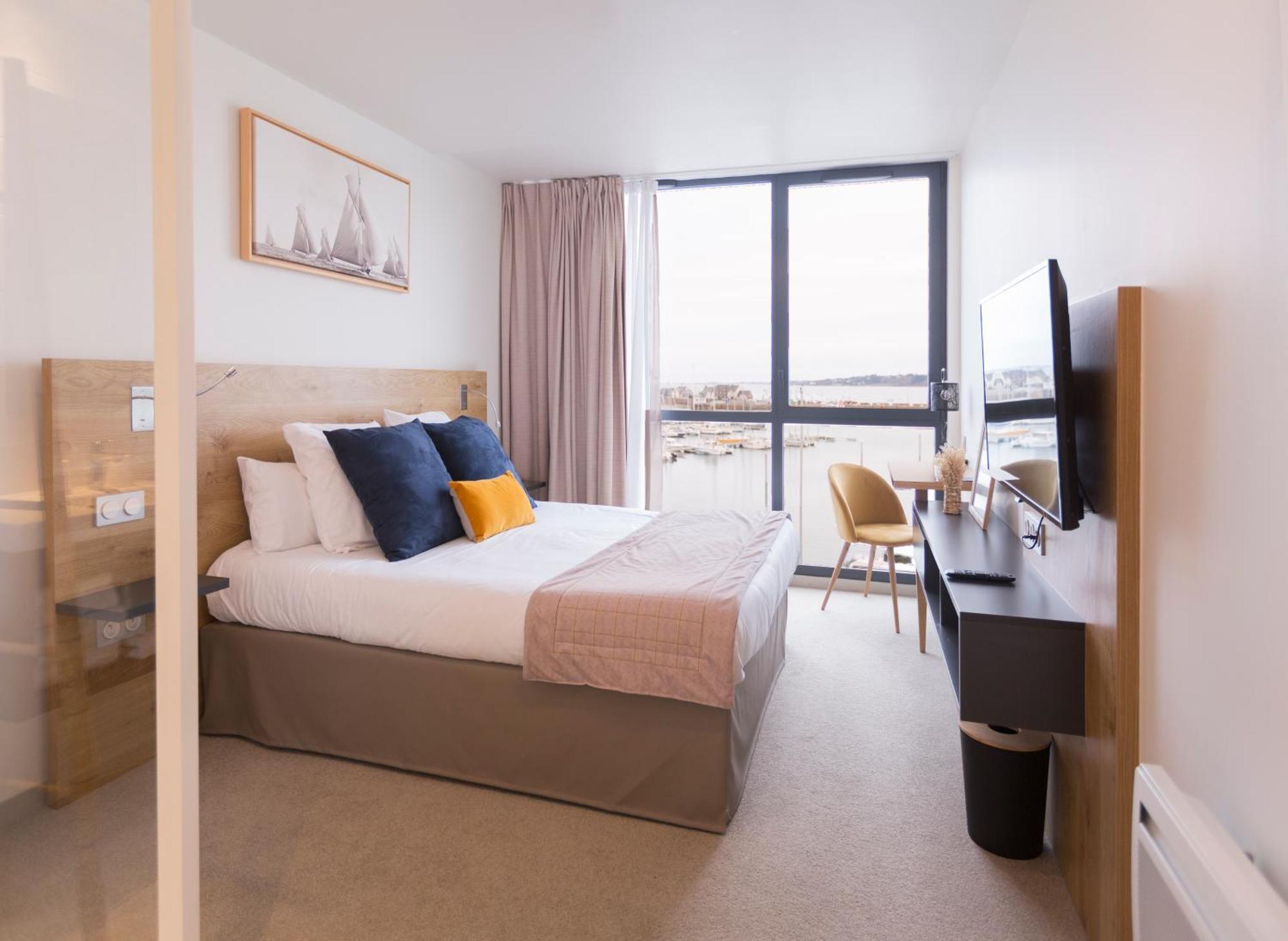 Le Nautica Hotel 佩罗斯－吉雷克 外观 照片