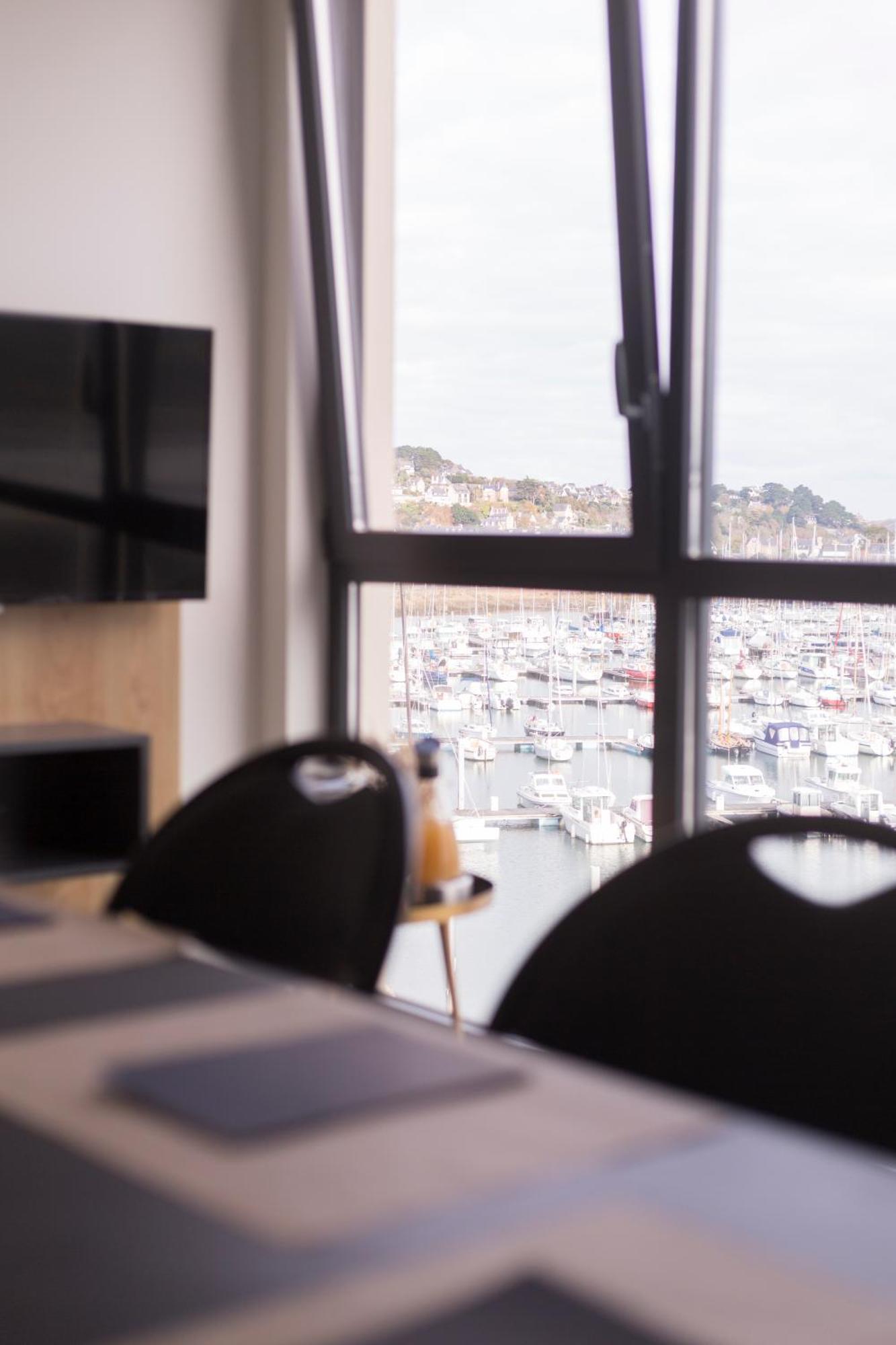 Le Nautica Hotel 佩罗斯－吉雷克 外观 照片