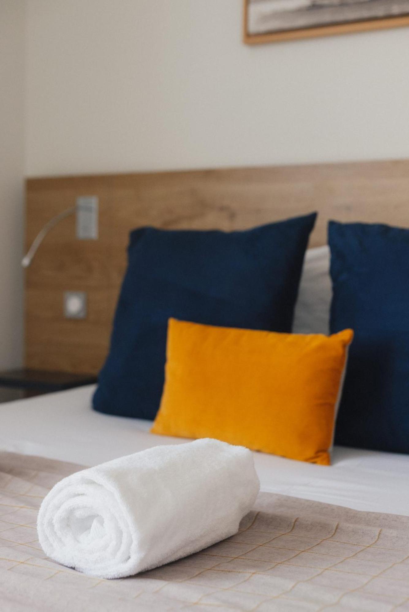 Le Nautica Hotel 佩罗斯－吉雷克 外观 照片